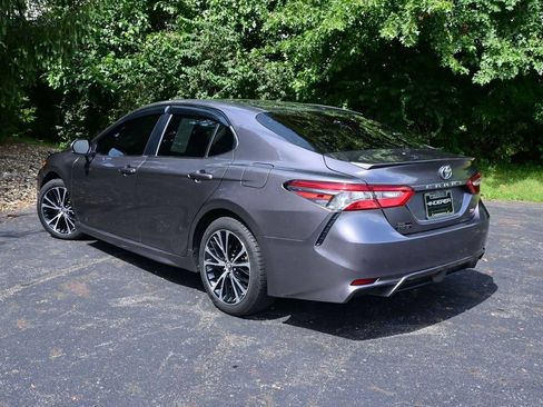 Used 2018 Toyota Camry SE w/ Moonroof Package FWD image 22