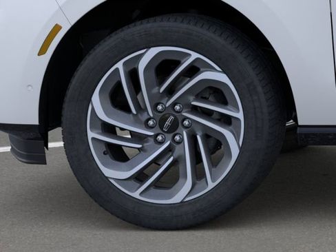 New 2026 Lincoln Navigator Reserve AWD/4WD image 19