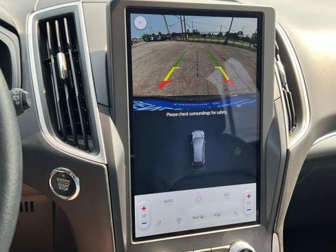 Used 2022 Ford Edge SEL image 17