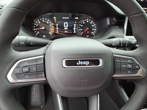 New 2026 Jeep Compass Latitude image 12