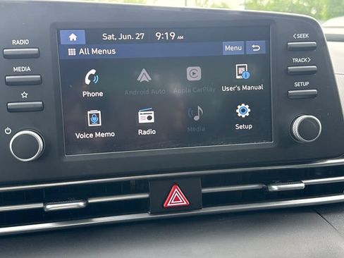 Certified 2023 Hyundai Elantra SE w/ Cargo Package FWD image 18