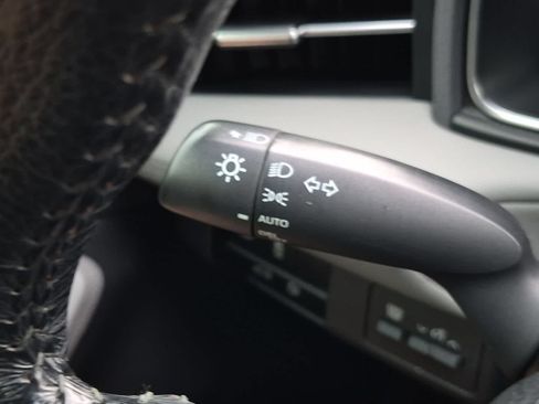 Used 2019 Toyota Avalon XLE w/ All Weather Liner Package FWD image 26