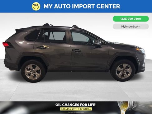 Used 2022 Toyota RAV4 XLE w/ Convenience Package image 8