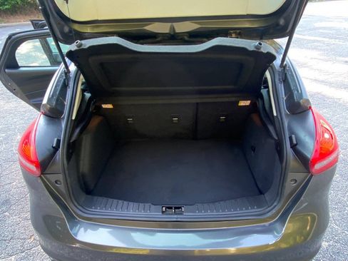 Used 2017 Ford Focus SE FWD image 42