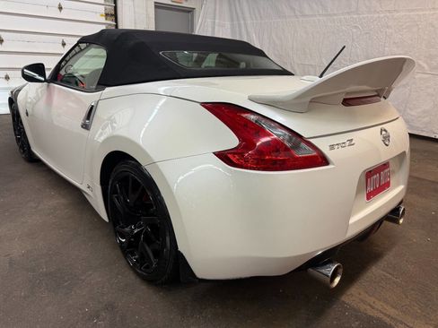 Used 2014 Nissan 370Z Touring w/ Sport Package image 9