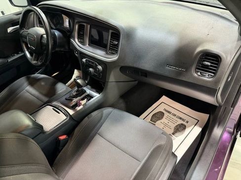 Used 2020 Dodge Charger SXT w/ Blacktop Package image 27