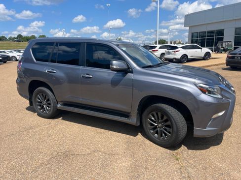 Used 2022 Lexus GX 460 Premium w/ Premium Package AWD/4WD image 9