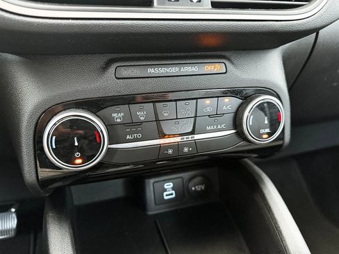 Used 2022 Ford Escape SE w/ Convenience Package FWD image 19