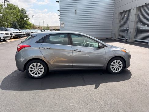 Used 2017 Hyundai Elantra GT FWD image 5