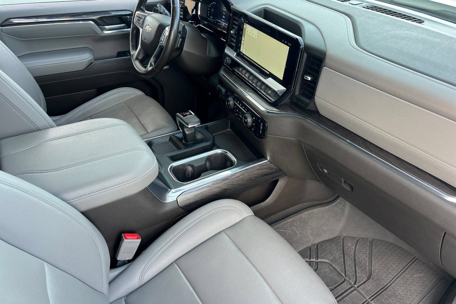 Used 2023 Chevrolet Silverado 1500 LTZ w/ Technology Package AWD/4WD image 16