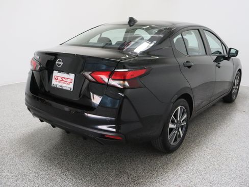 Used 2025 Nissan Versa SV FWD image 7