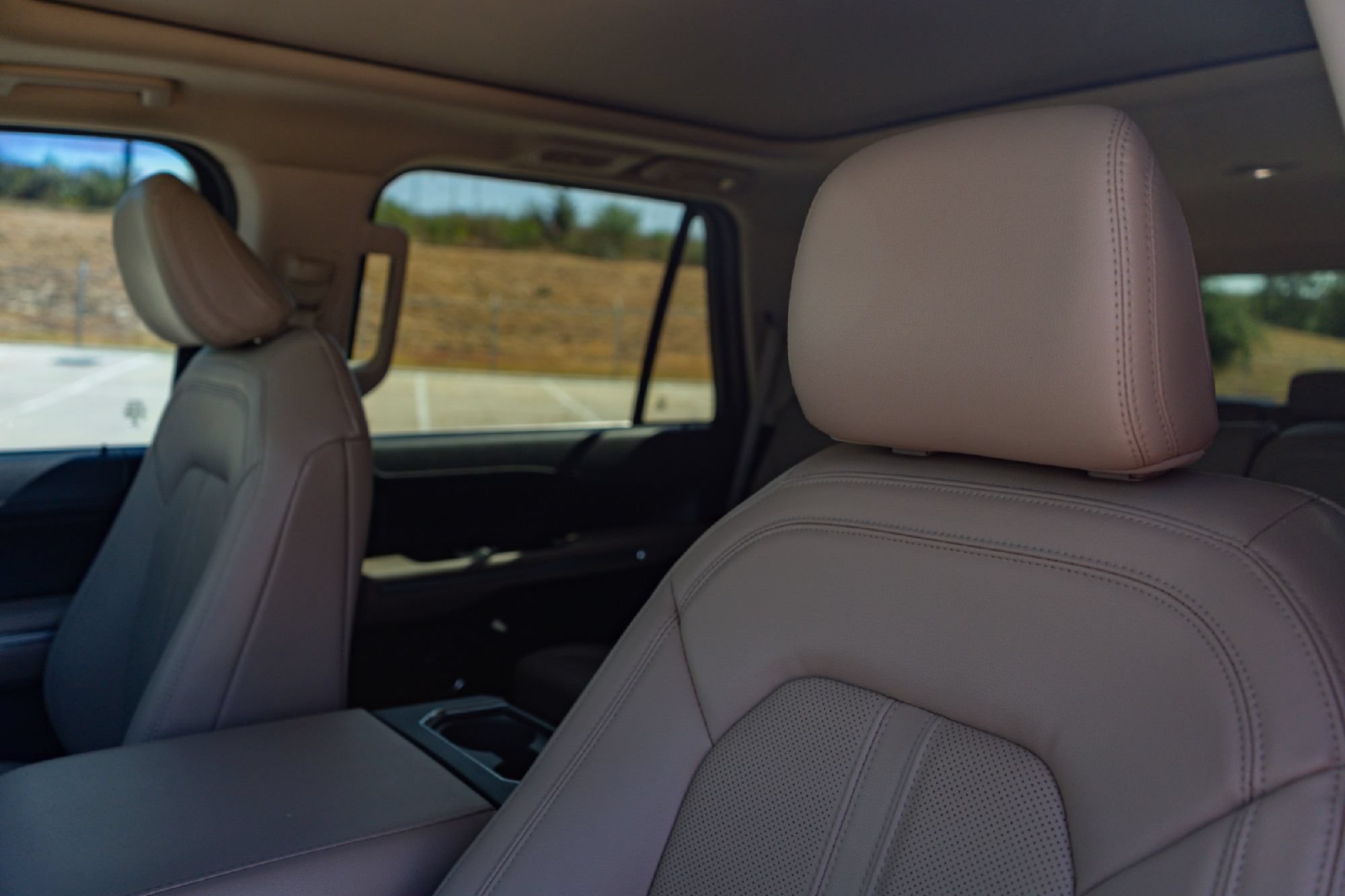 Used 2022 Ford Expedition Limited RWD image 10
