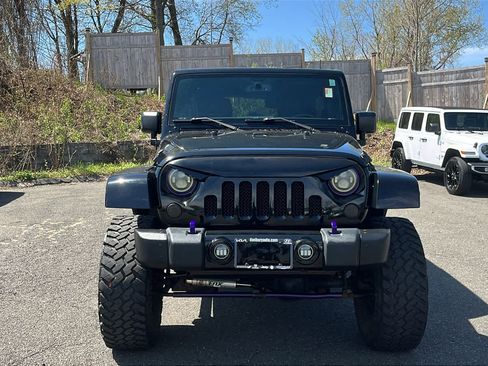 Used 2016 Jeep Wrangler Unlimited Sahara image 2