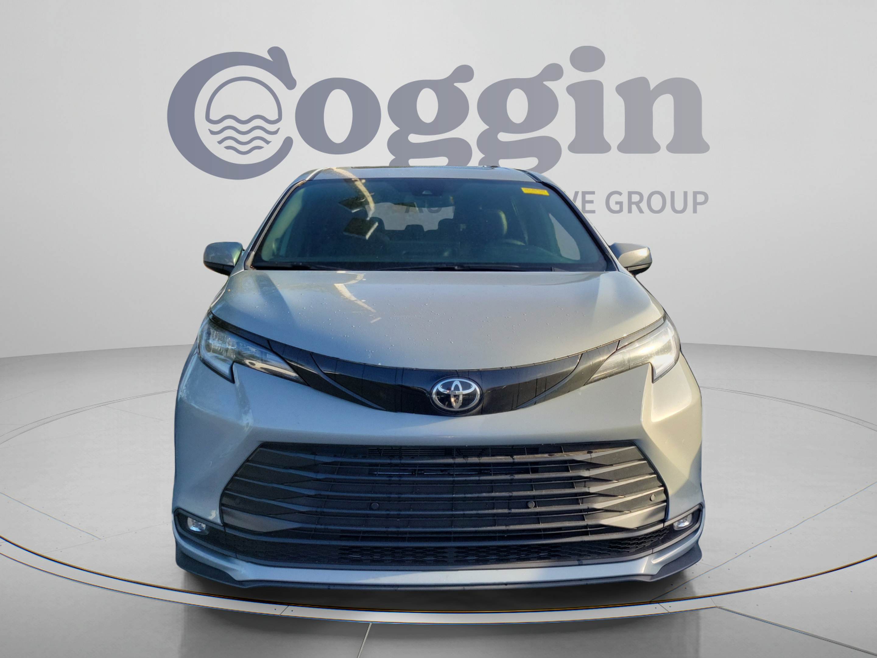 Used 2026 Toyota Sienna XLE Woodland Edition AWD/4WD image 10