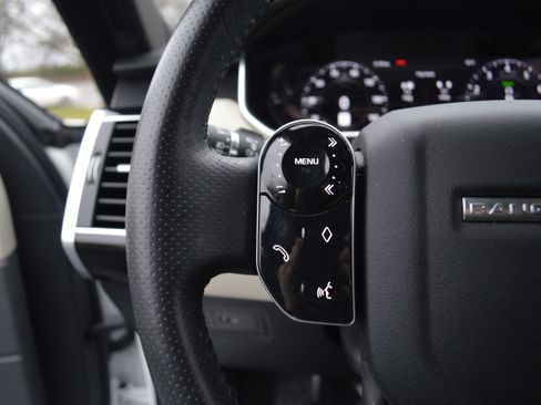 Used 2020 Land Rover Range Rover Sport HSE image 15