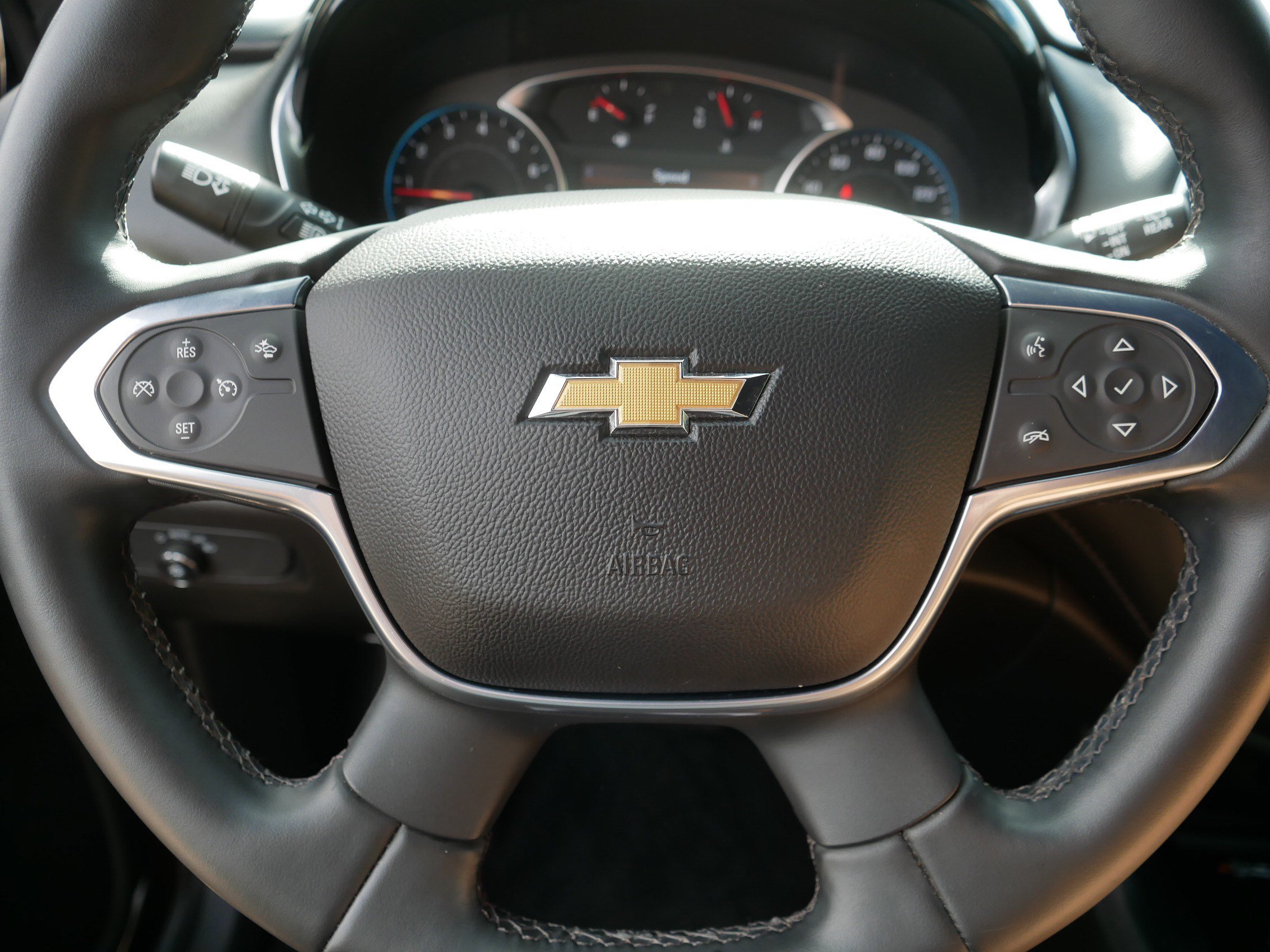 Used 2023 Chevrolet Traverse LT FWD image 25