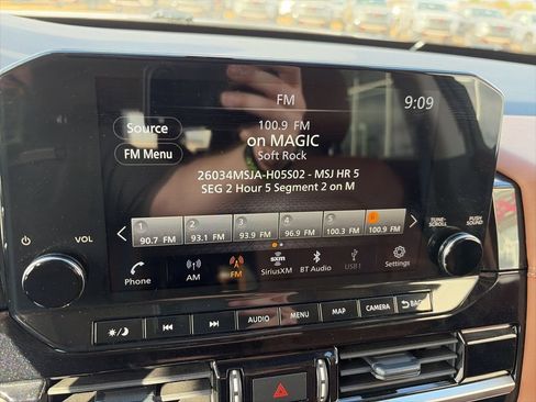 Certified 2024 Nissan Pathfinder Platinum image 17