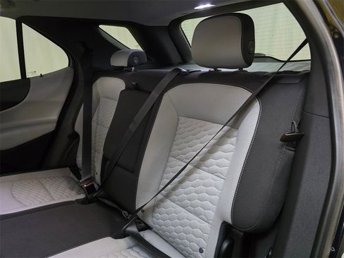 Used 2020 Chevrolet Equinox LT image 17