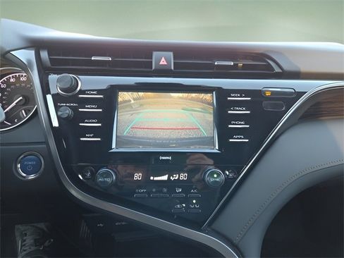 Used 2020 Toyota Camry LE image 33