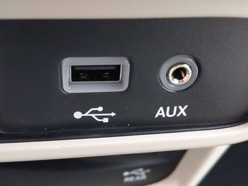 Used 2020 Chrysler Pacifica Touring-L Plus w/ Advanced Safetytec Group image 21