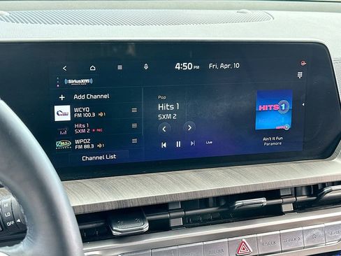 Used 2024 Kia Telluride EX w/ EX Captain's Chair Package image 15