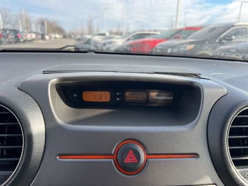 Used 2008 Kia Rondo EX w/ Premium Pkg image 17