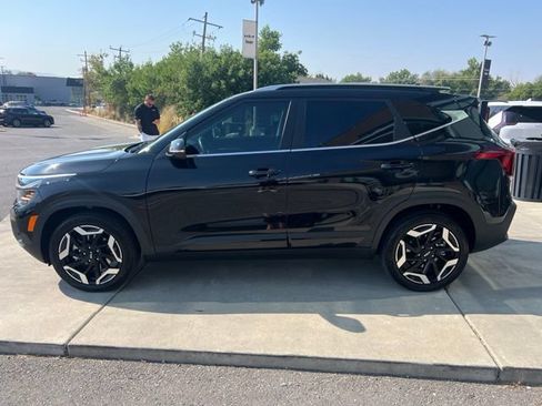 Used 2026 Kia Seltos SX w/ SX Sunroof Package AWD/4WD image 3