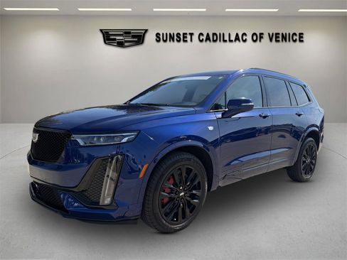 Certified 2024 Cadillac XT6 Sport w/ LPO, ONYX Package image 7