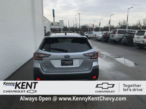 Used 2023 Subaru Outback Premium image 7