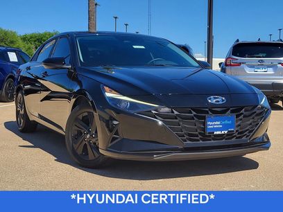 Certified 2023 Hyundai Elantra SEL w/ Preferred Accessory Package