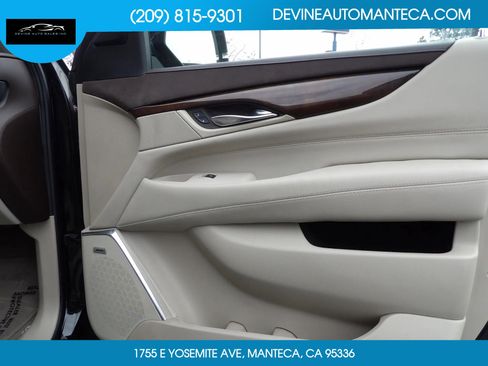 Used 2017 Cadillac Escalade Premium Luxury image 13