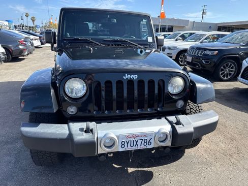Used 2014 Jeep Wrangler Unlimited Sahara w/ Max Tow Package AWD/4WD image 6