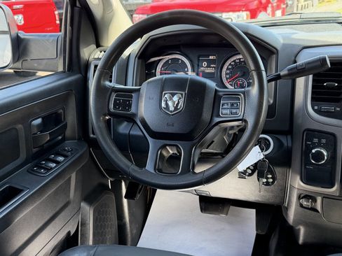 Used 2018 RAM 3500 Tradesman w/ Chrome Appearance Group image 32