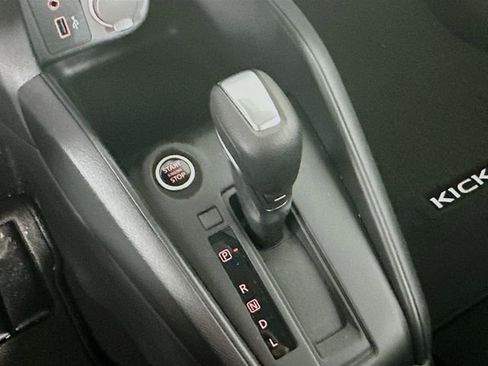 Certified 2025 Nissan Kicks Play S image 17