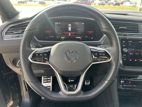 Used 2022 Volkswagen Tiguan SE R-Line image 34