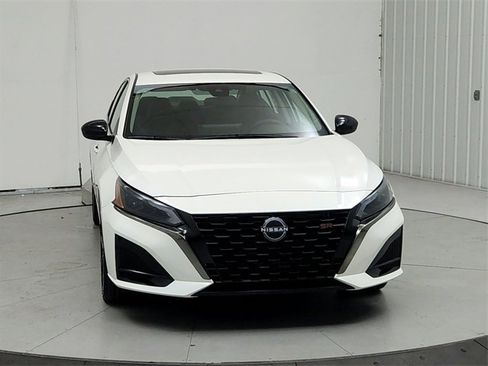 New 2025 Nissan Altima 2.5 SR w/ SR Premium Package image 2