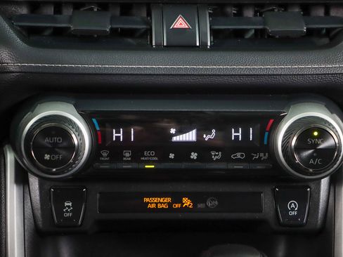 Used 2022 Toyota RAV4 XLE image 20