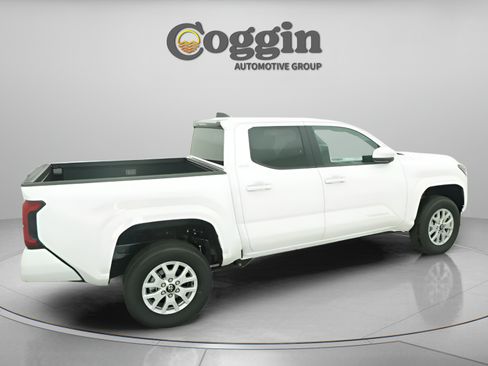 Used 2026 Toyota Tacoma SR5 RWD image 19
