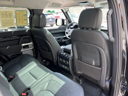 Used 2023 Land Rover Defender 130 SE AWD/4WD image 24