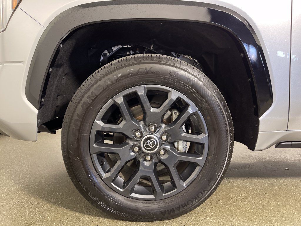 Used 2023 Toyota Tundra Platinum AWD/4WD image 11