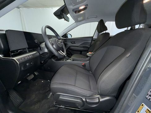 Used 2024 Hyundai Kona SE image 11