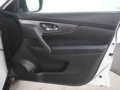 Used 2014 Nissan Rogue S FWD image 11