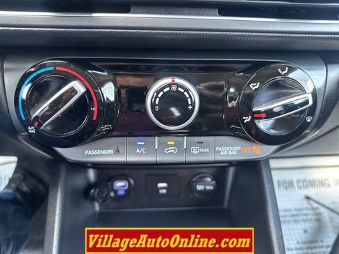 Used 2022 Hyundai Kona SEL FWD image 14