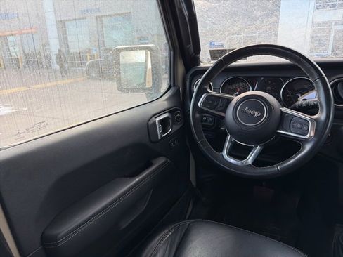 Used 2022 Jeep Wrangler Unlimited Sahara w/ Cold Weather Group image 14