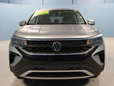 Used 2024 Volkswagen Taos SE image 23