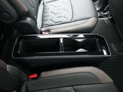 New 2026 Nissan Pathfinder Platinum image 14