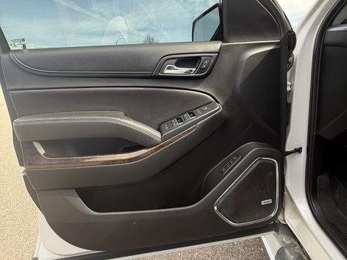 Used 2018 Chevrolet Suburban LT w/ LT Signature Package image 12