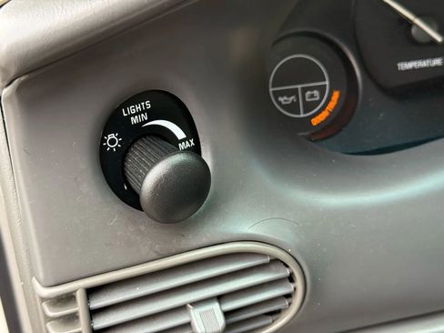 Used 2005 Buick Century Sedan image 23