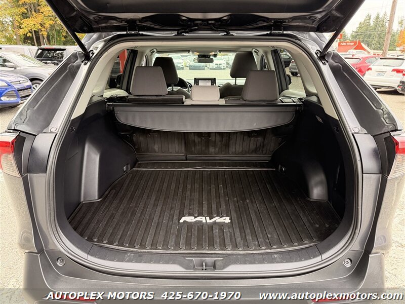 Used 2020 Toyota RAV4 XLE w/ Convenience Package AWD/4WD image 20
