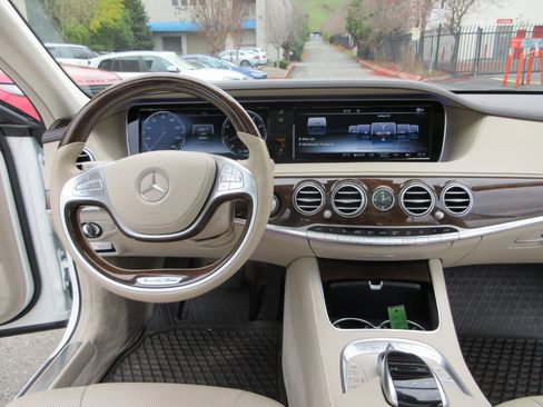 Used 2017 Mercedes-Benz S 550 Sedan image 44